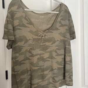 American Eagle Camo Short Sleeve T-shirt